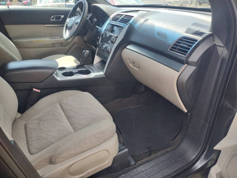 2015 Ford Explorer