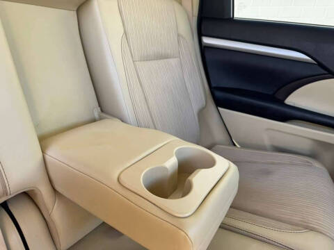 2019 Toyota Highlander LE Plus