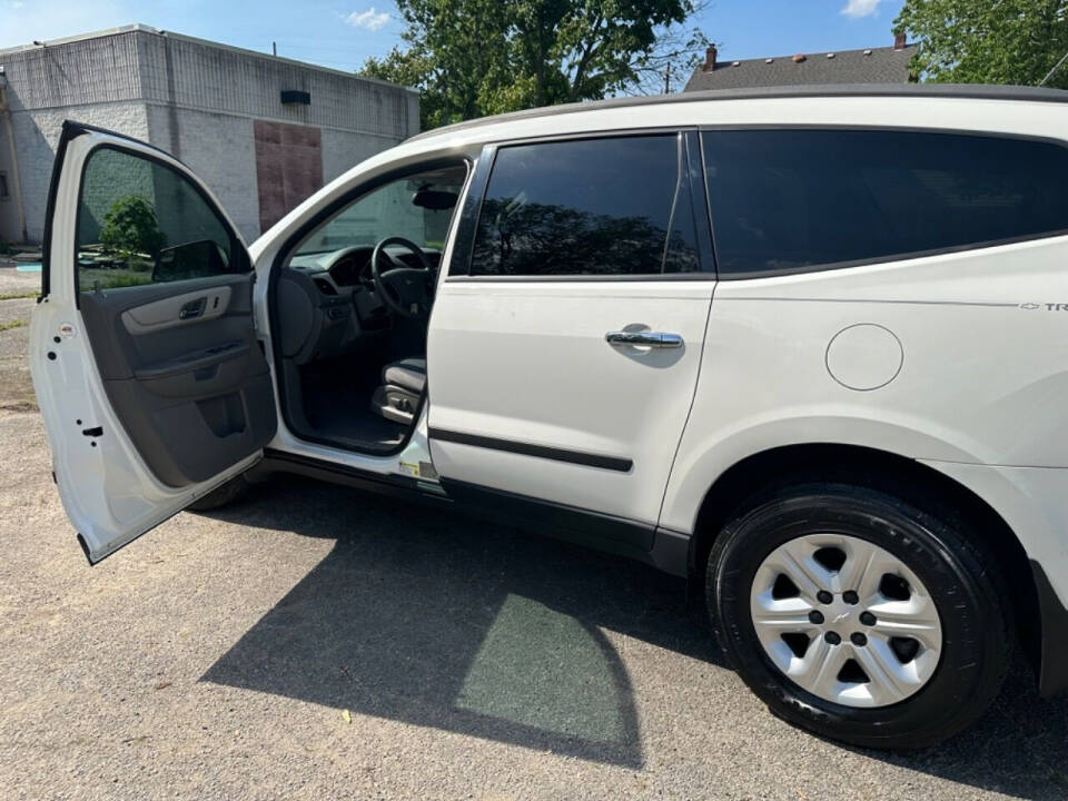 2013 Chevrolet Traverse for sale at SRL SAHER in Lorain, OH