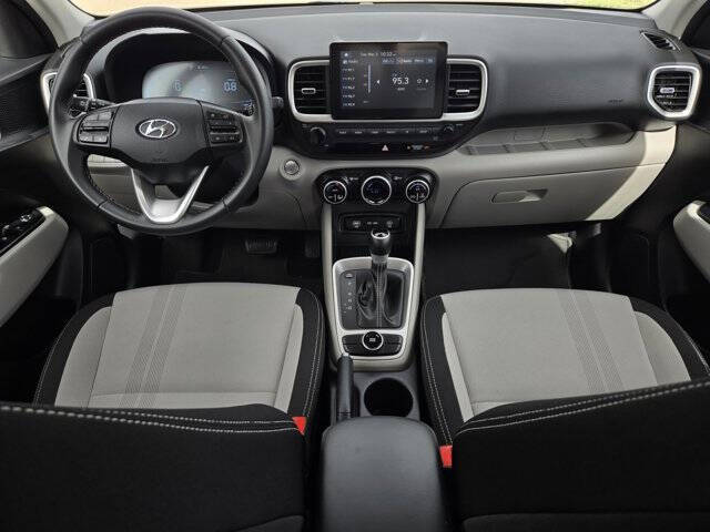 2025 Hyundai Venue SEL