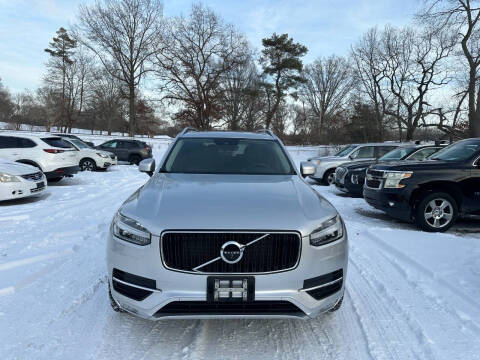 2016 Volvo XC90 T6 Momentum