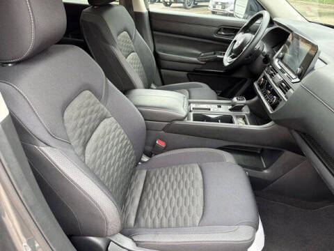 2023 Nissan Pathfinder S