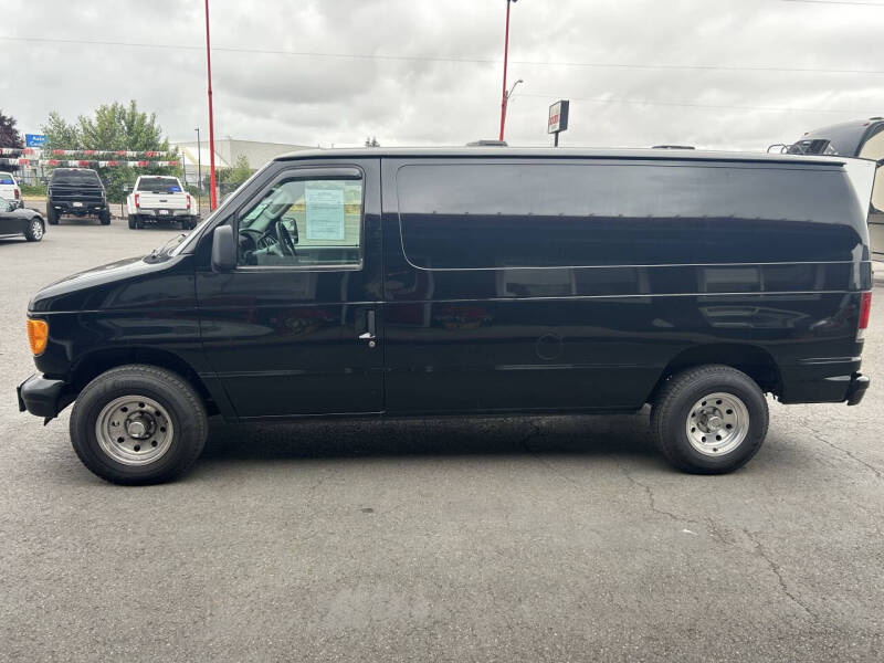 2003 Ford E-Series E-150 Base