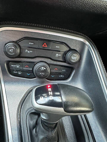 2015 Dodge Challenger SXT Plus