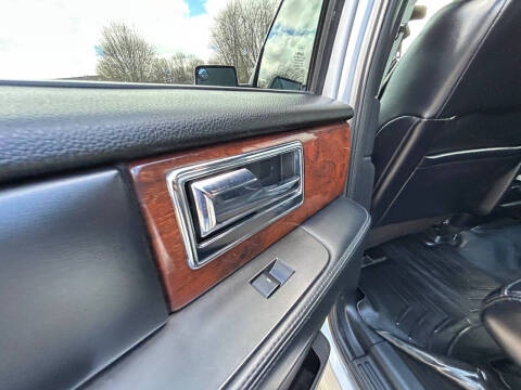 2017 Lincoln Navigator Select