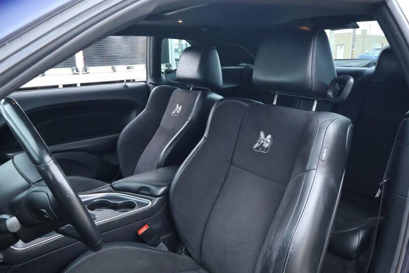 2016 Dodge Challenger 392 HEMI Scat Pack Shaker