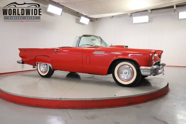 1957 Ford Thunderbird