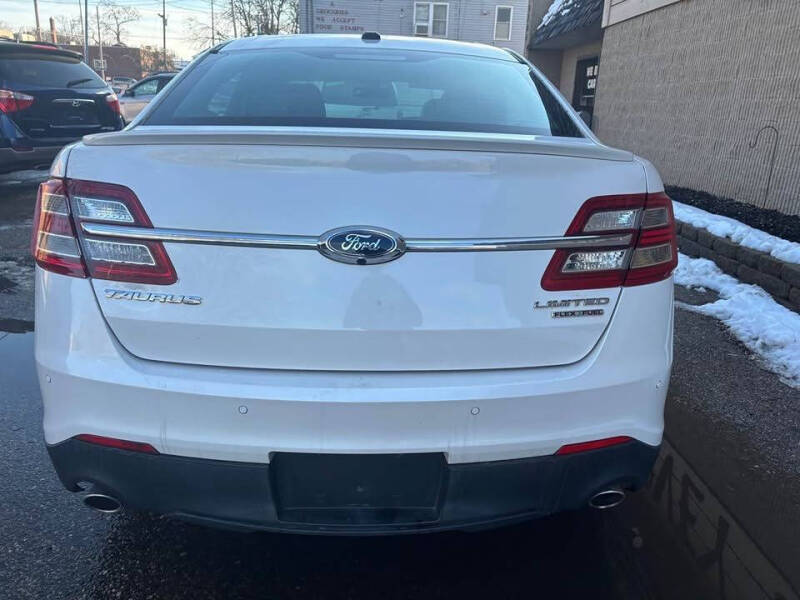 2014 Ford Taurus Limited