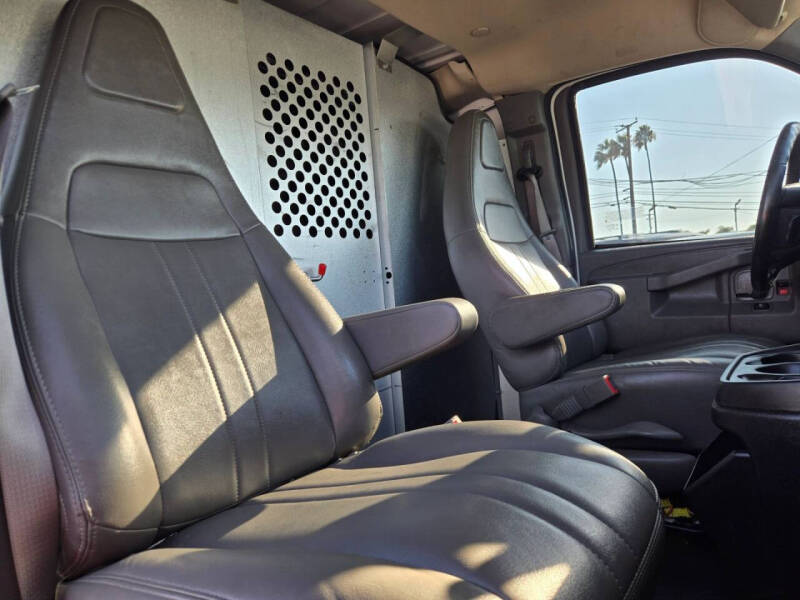 2023 GMC Savana 2500