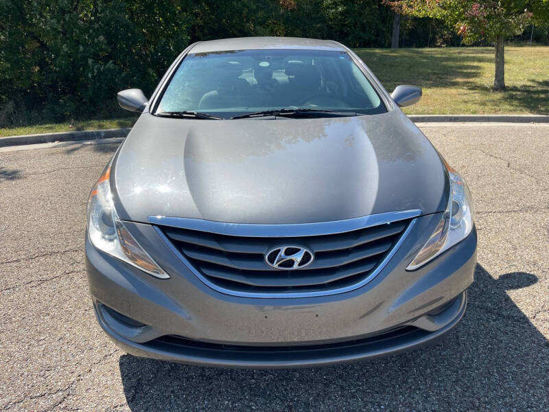 2013 Hyundai Sonata GLS photo 2