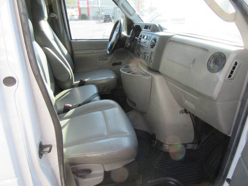 2010 Ford E-Series E-450 SD