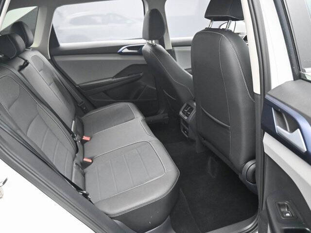 2024 Volkswagen Taos SE 4Motion