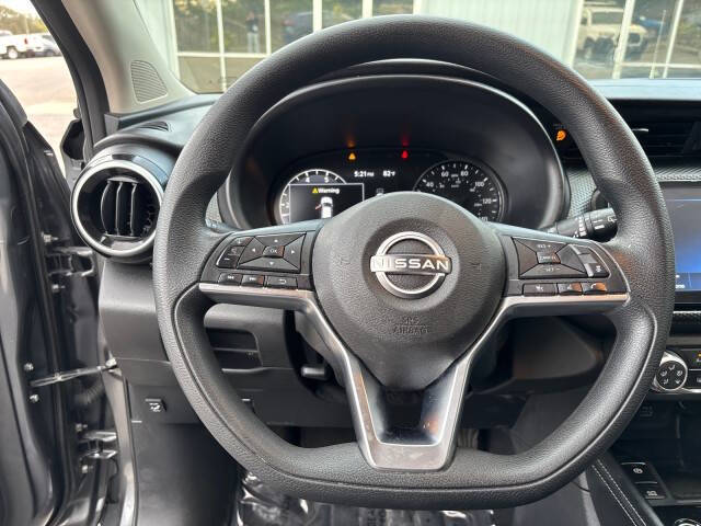 2023 Nissan Kicks SV