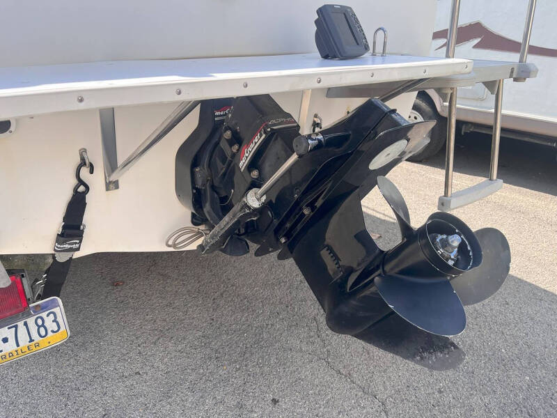 1999 Bayliner Trophy 2052