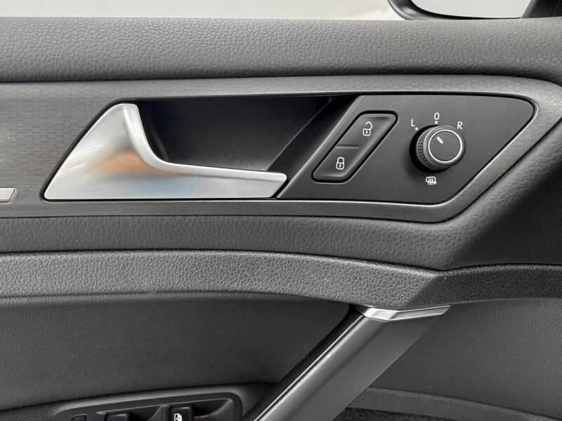 2019 Volkswagen Golf GTI SE