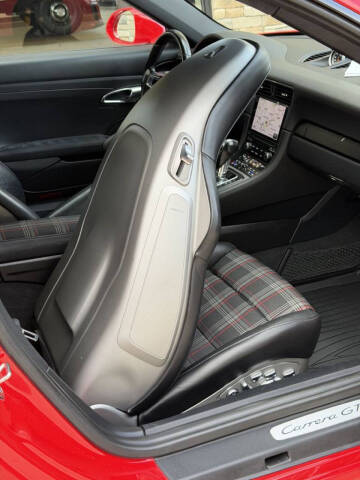 2018 Porsche 911 Carrera GTS