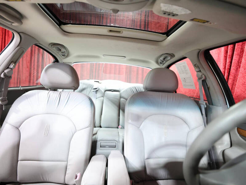 2002 Lincoln Continental