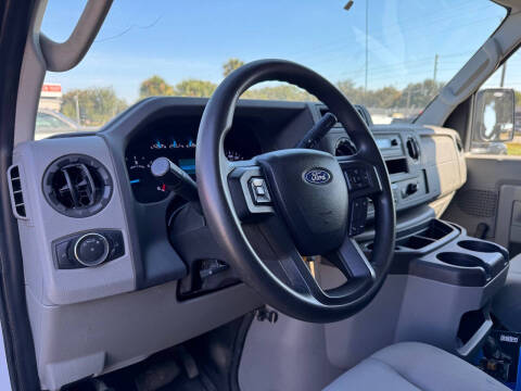 2021 Ford E-Series E-450 SD