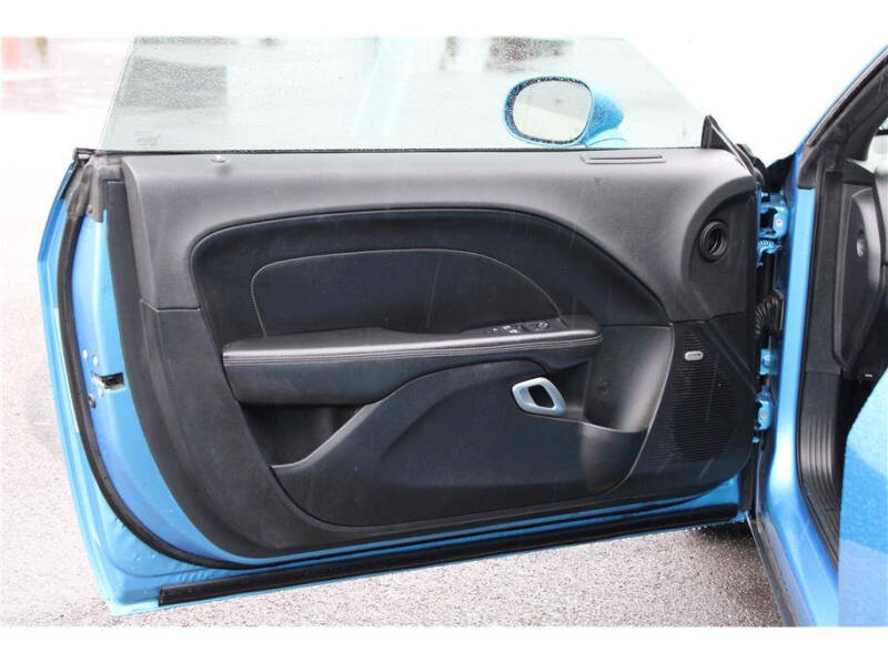 2015 Dodge Challenger SXT Plus