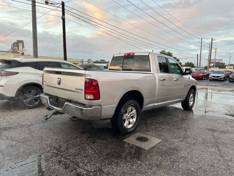 2014 RAM Ram 1500 Pickup SLT photo 3