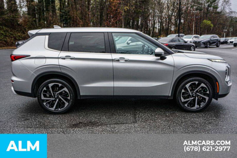 2024 Mitsubishi Outlander SE