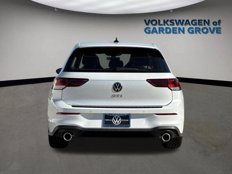 2026 Volkswagen Golf GTI SE