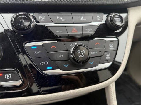 2022 Chrysler Pacifica Hybrid Limited