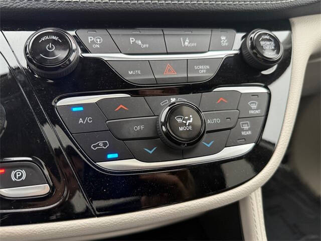 2022 Chrysler Pacifica Hybrid Limited