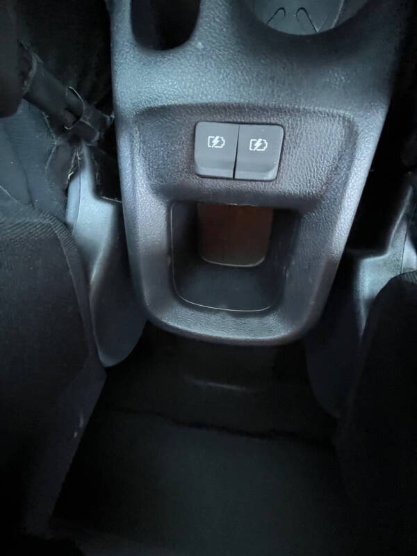 2018 Nissan Kicks SR