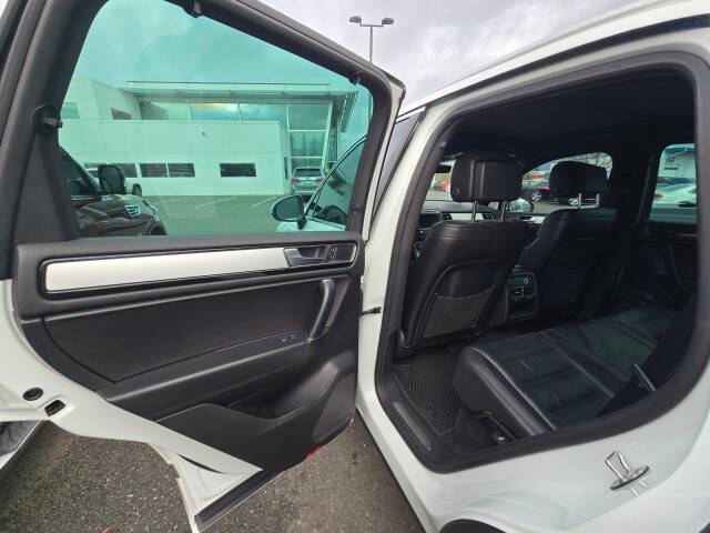 2017 Volkswagen Touareg V6 Wolfsburg