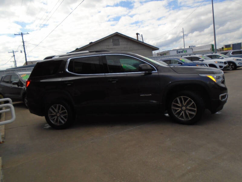 2017 GMC Acadia SLE-2