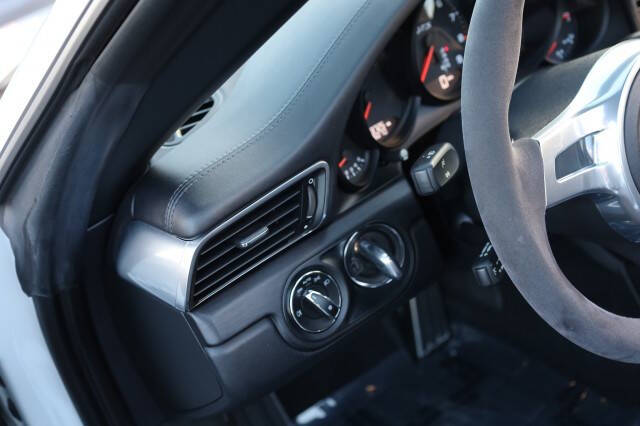 2015 Porsche 911 Carrera GTS