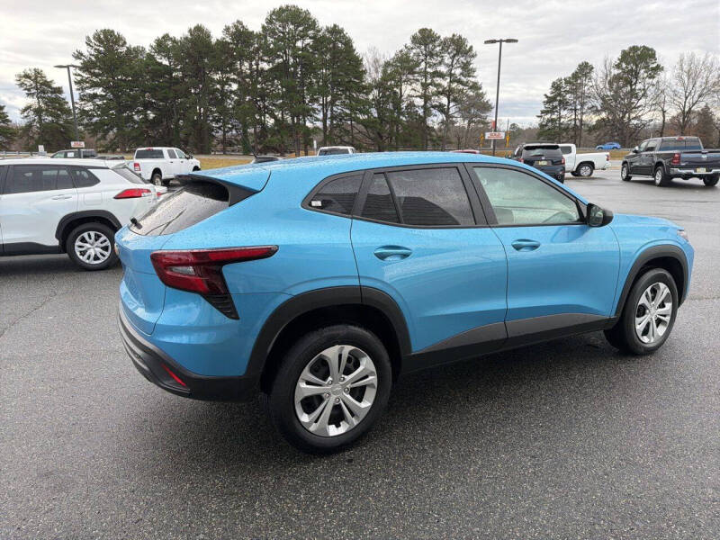 2025 Chevrolet Trax LS