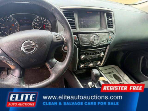 2018 Nissan Pathfinder SV