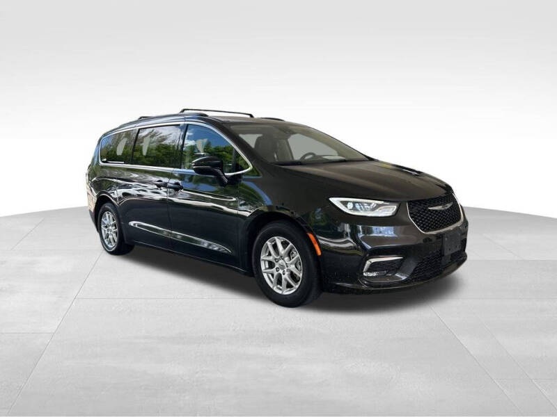 Used 2022 Chrysler Pacifica Touring L with VIN 2C4RC1BG0NR114804 for sale in Davie, FL