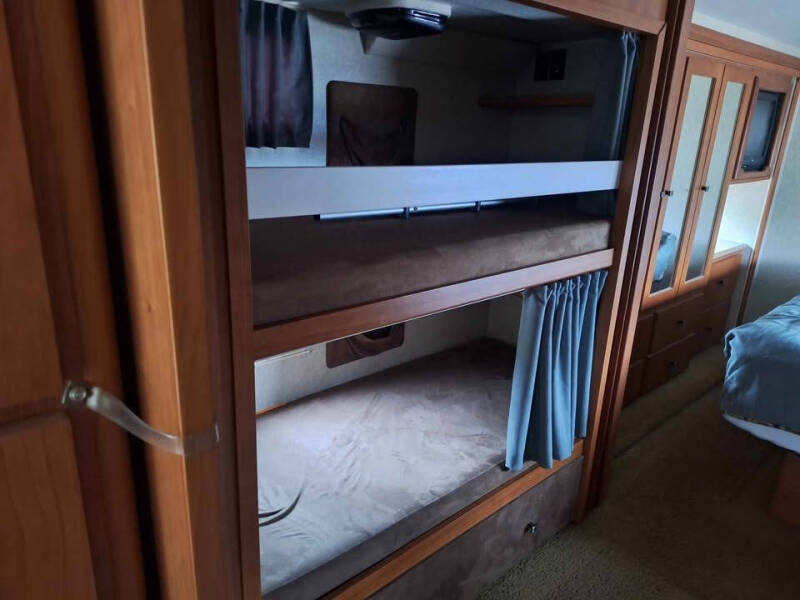 2008 Winnebago Sunova 35J