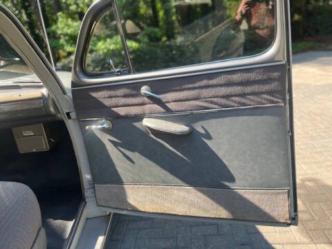 1948 Ford Super Deluxe
