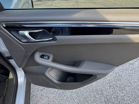 2015 Porsche Macan S