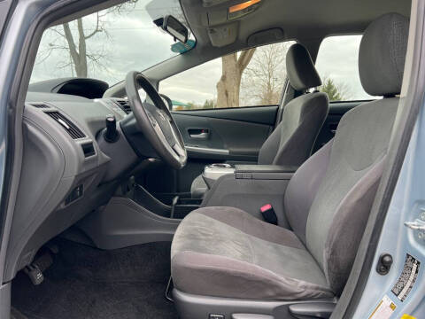 2012 Toyota Prius v Two