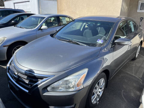2015 Nissan Altima for sale at Auto Outlet of Ewing in Ewing NJ