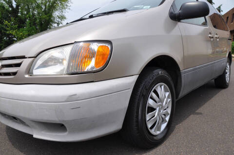 2002 Toyota Sienna LE