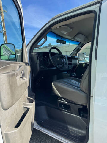 2023 Chevrolet Express 2500