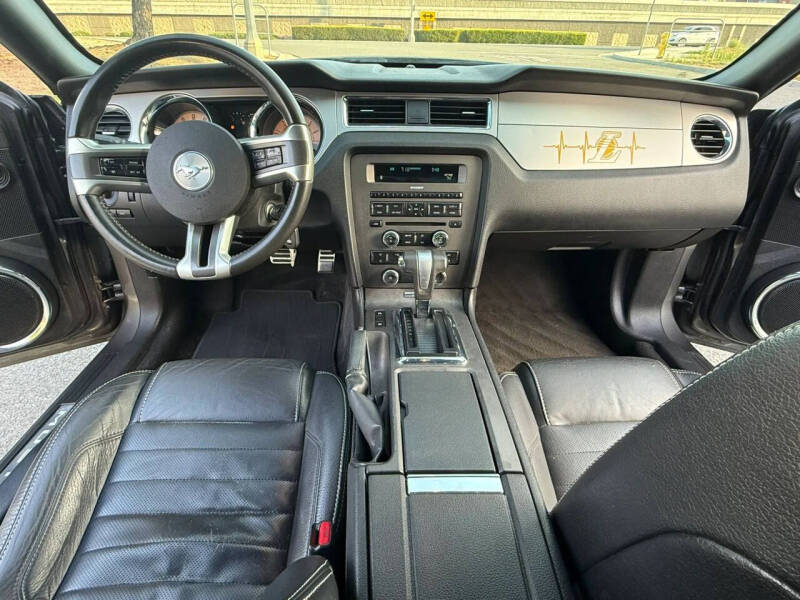 2010 Ford Mustang V6 Premium
