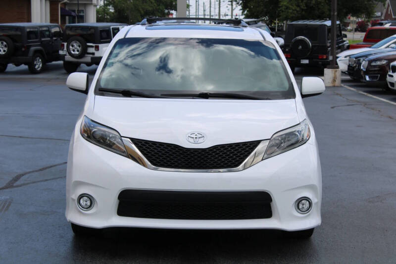 2016 Toyota Sienna SE Premium 8-Passenger