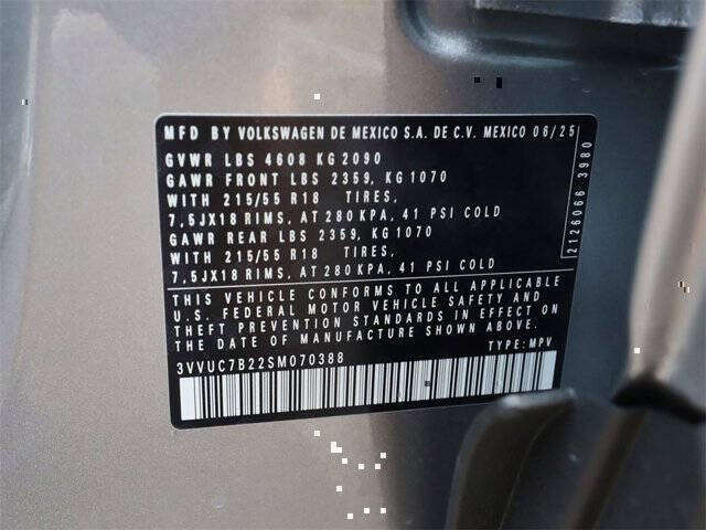 2025 Volkswagen Taos SE 4Motion