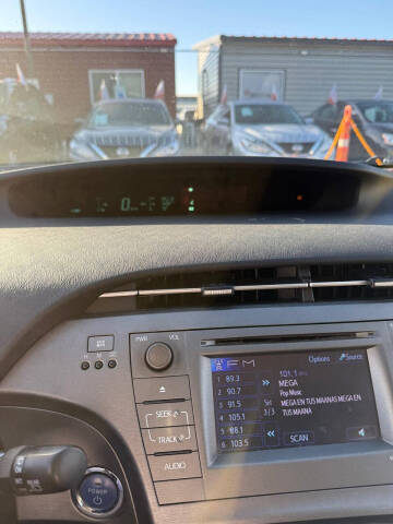 2014 Toyota Prius Two