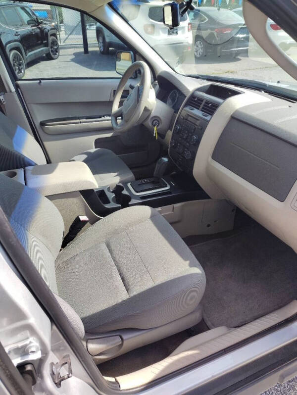 2010 Ford Escape XLS