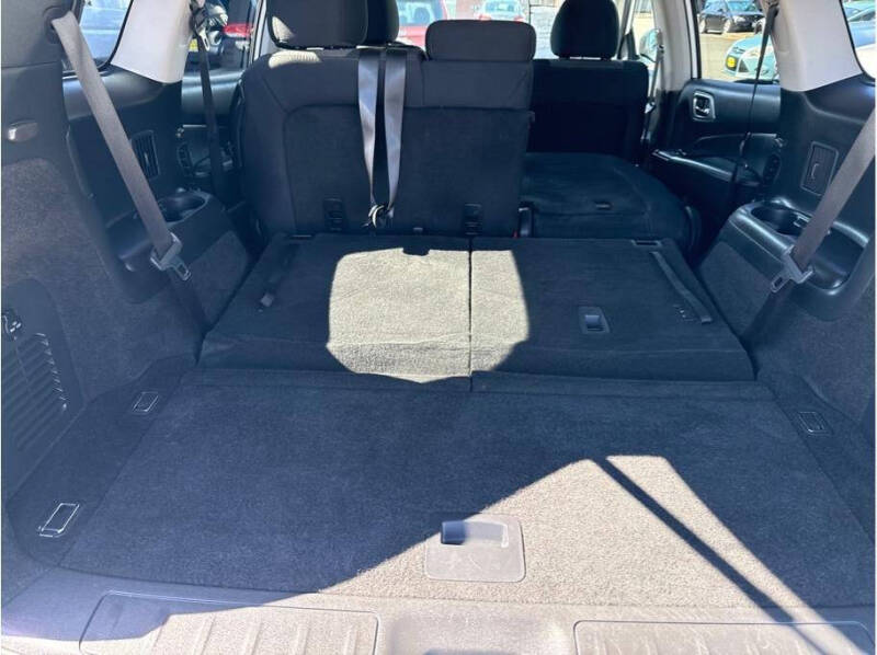 2020 Nissan Pathfinder S
