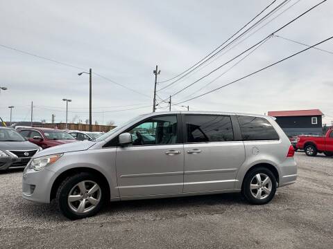 2010 Volkswagen Routan for sale at Sissonville Used Car Inc. in South Charleston WV