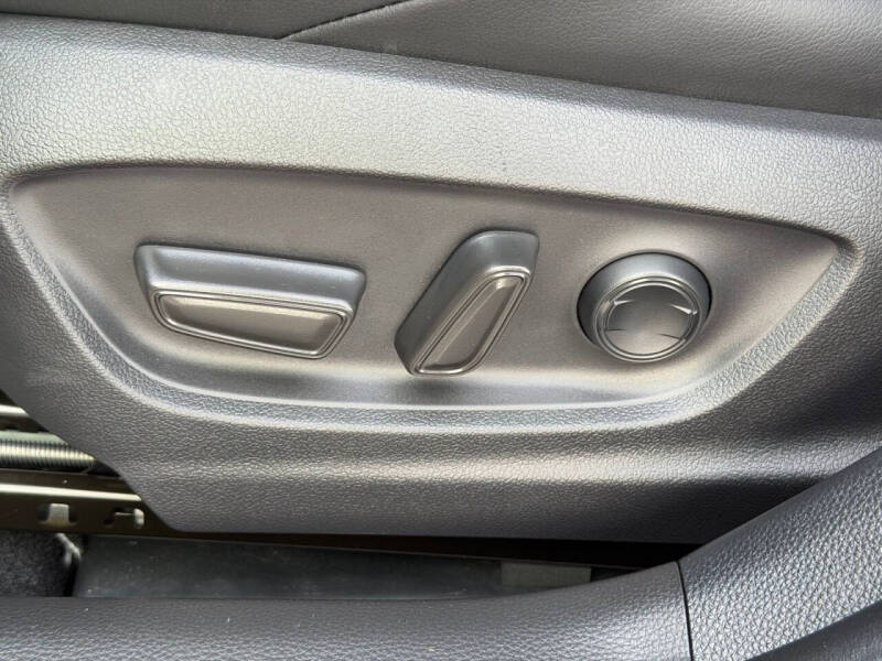 2025 Toyota Corolla Hatchback XSE